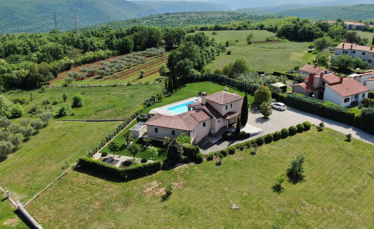 Villa Labin In Zartinj - Luxury Privacy Heated Pool With Auto Cover Buitenkant foto