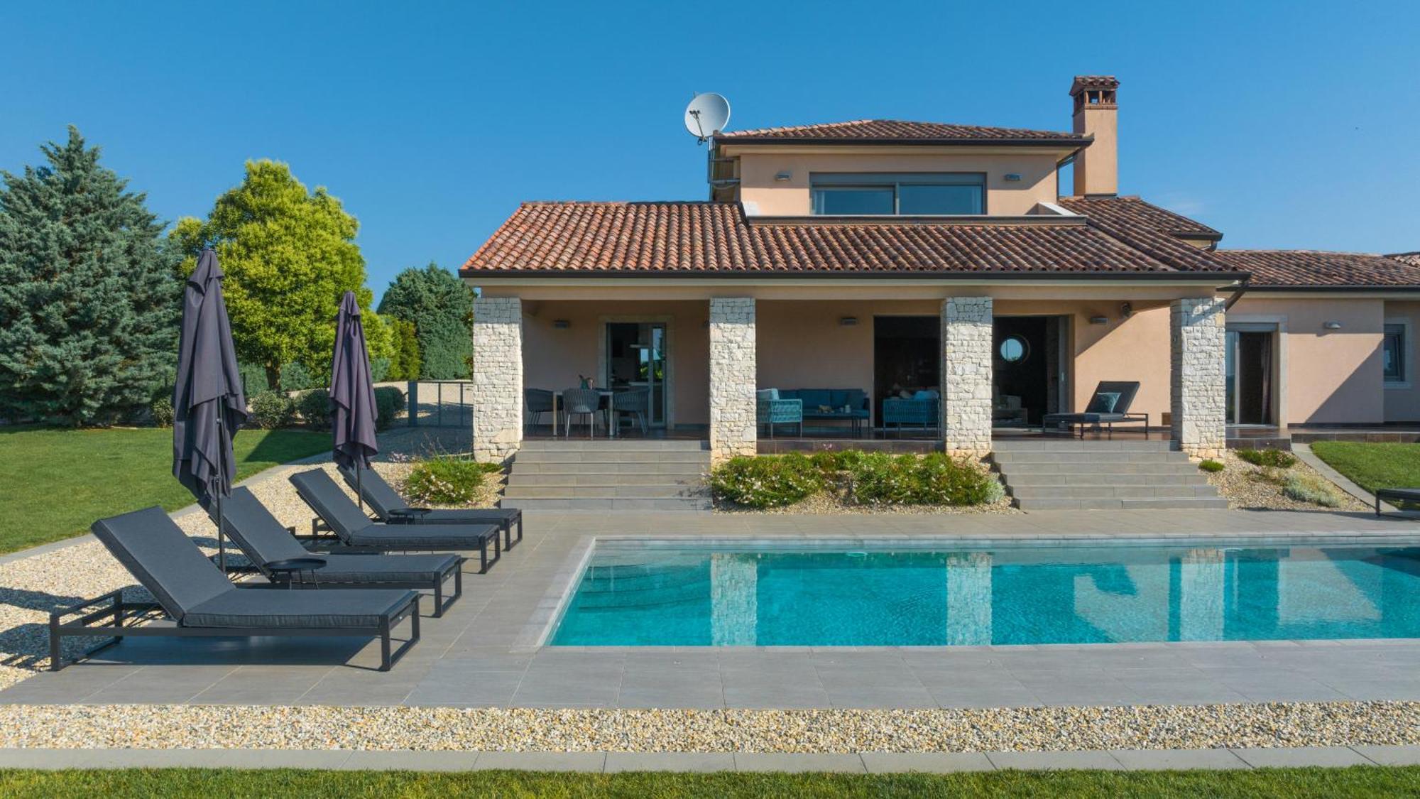 Villa Labin In Zartinj - Luxury Privacy Heated Pool With Auto Cover Buitenkant foto